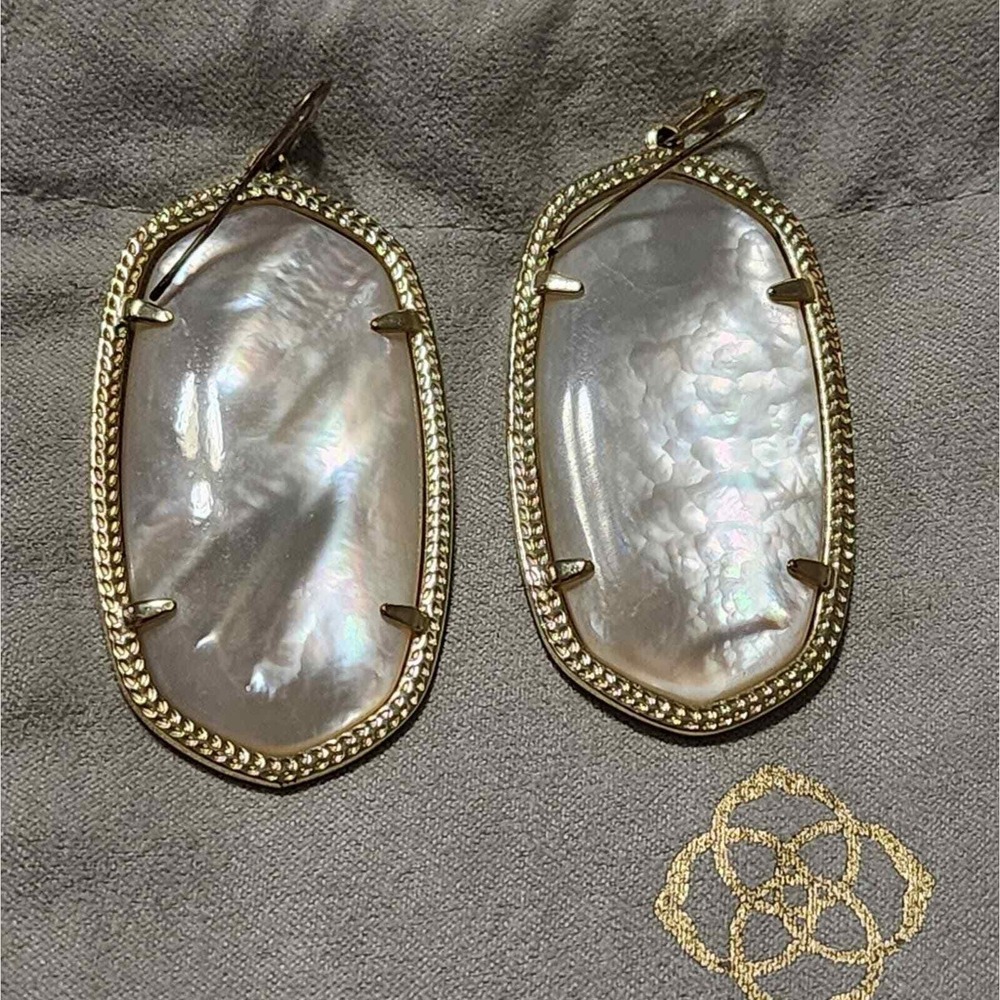 Kendra Scott Danielle Gold Drop Earrings Ivory Mother of Pearl Statement Shell - Picture 5 of 6